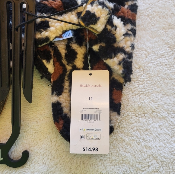 Secret Treasures Leopard Print Fuzzy Slippers or Sandals Size 11 NWT - Picture 4 of 4